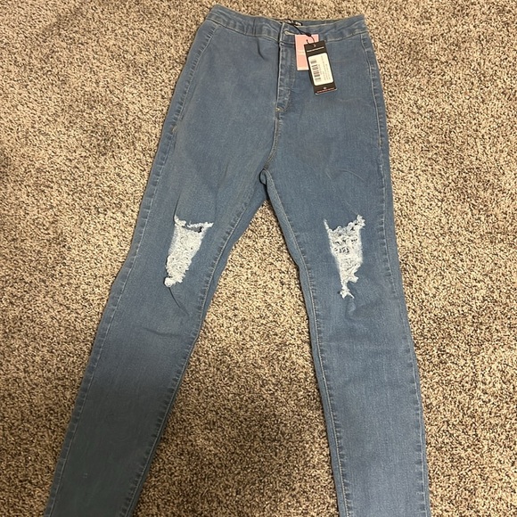 PRETTY LITTLE THING 👖 ‼️ - Picture 2 of 5